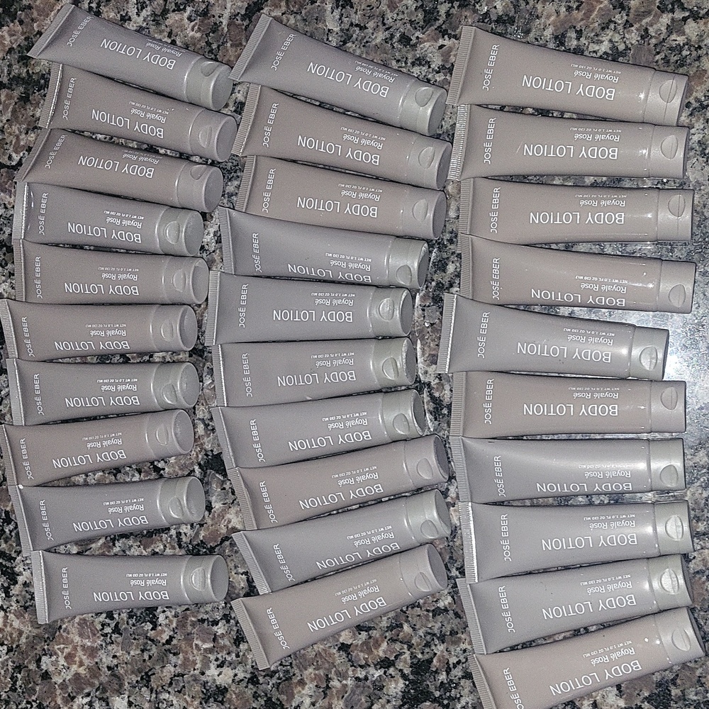New Jose Eber lot of 30 travel size each 1.0 Oz body lotion  royale rose